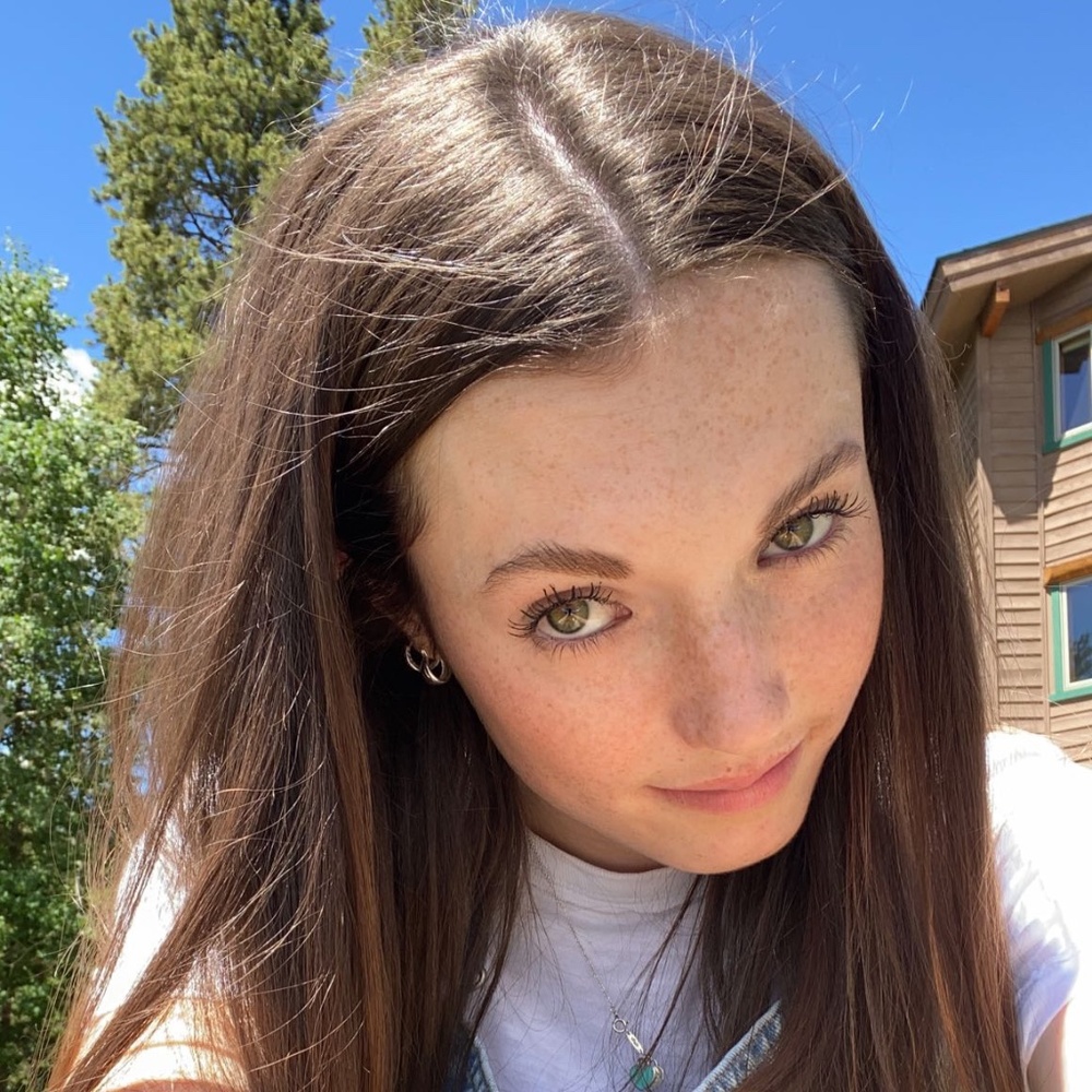 Meet your Posher, Makena